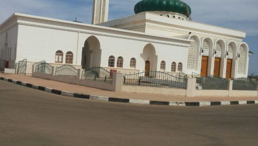    مسجد السلام بناه حسين سالم لمبارك والأوقاف تزيل اسميهما من لوحة الافتتاح